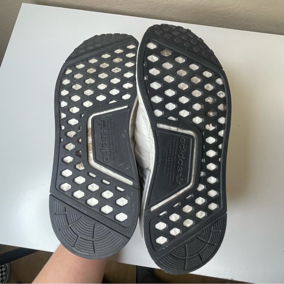 Women’s Adidas NMD size 6.5 (Raw WhiteRaw/WhiteCore Black EE5182 ) - Picture 8 of 9